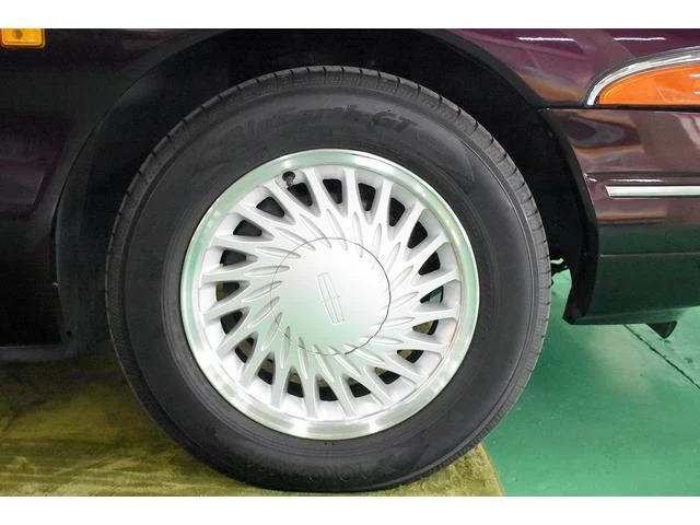 Lincoln MARK VIII 10