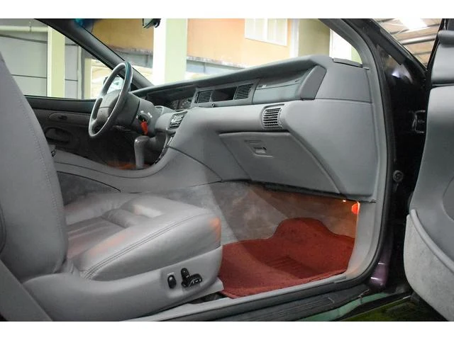 Lincoln MARK VIII 32