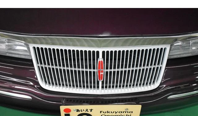 Lincoln MARK VIII 9