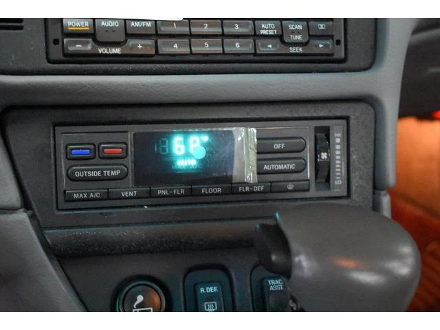 Lincoln MARK VIII 35