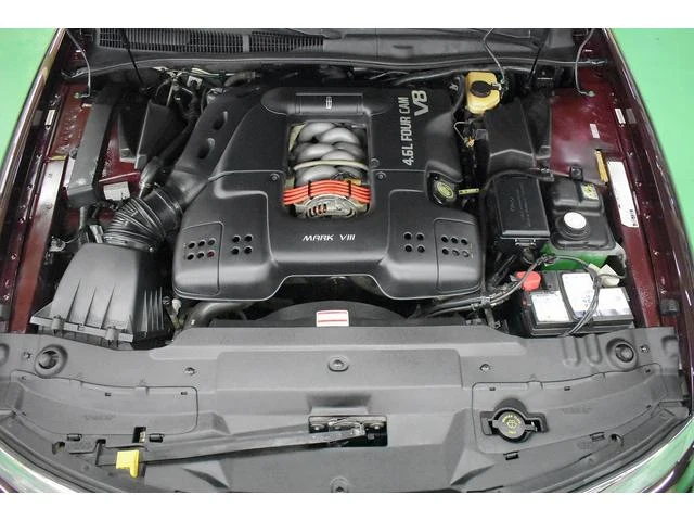 Lincoln MARK VIII 5