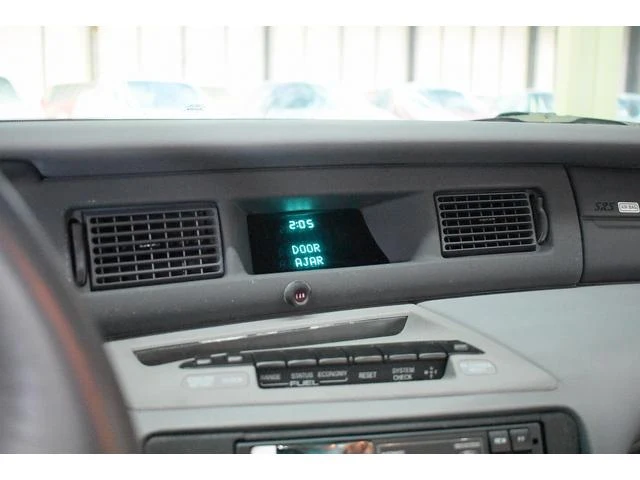 Lincoln MARK VIII 38