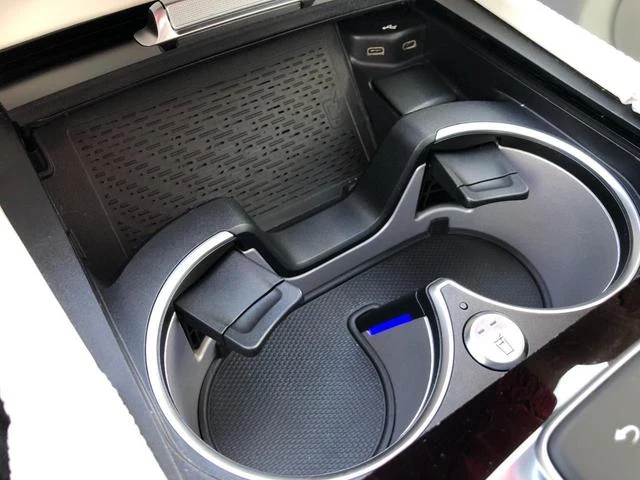 MERCEDES MAYBACH GLS 32