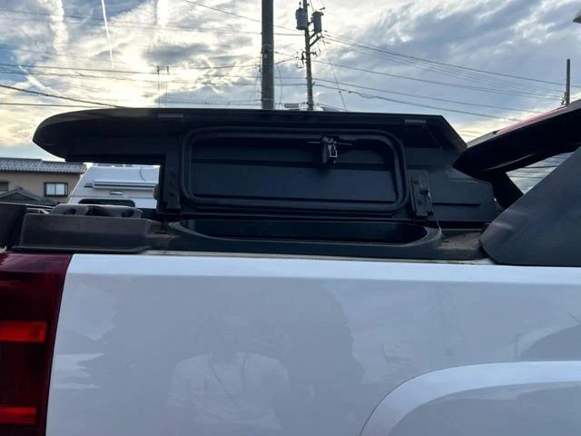 Chevrolet AVALANCHE 41