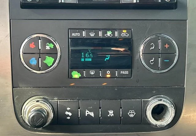 Chevrolet AVALANCHE 22