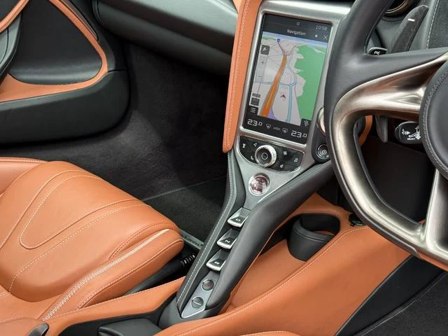 McLaren 720S 8