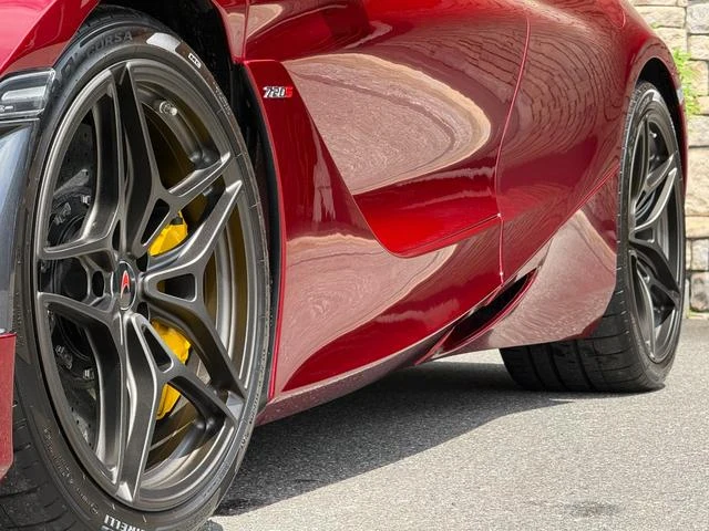 McLaren 720S 43