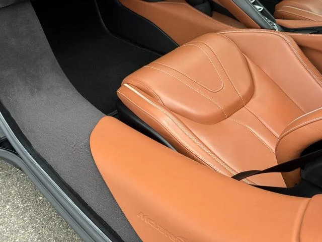 McLaren 720S 21