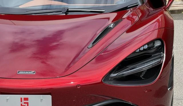 McLaren 720S 32