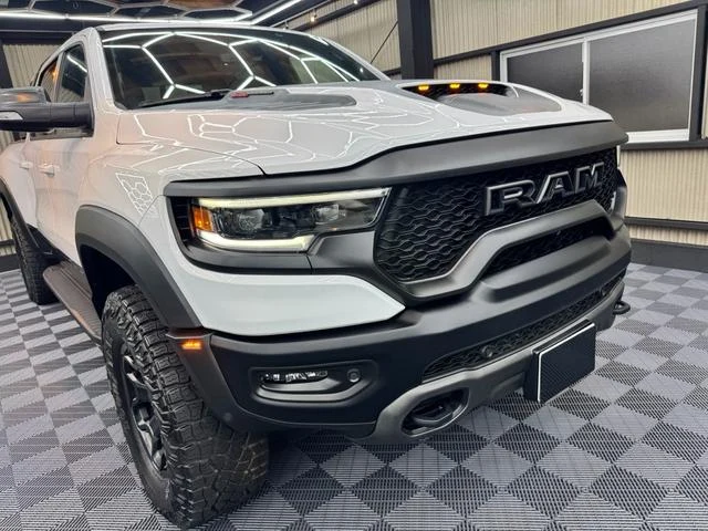 Dodge RAM 4