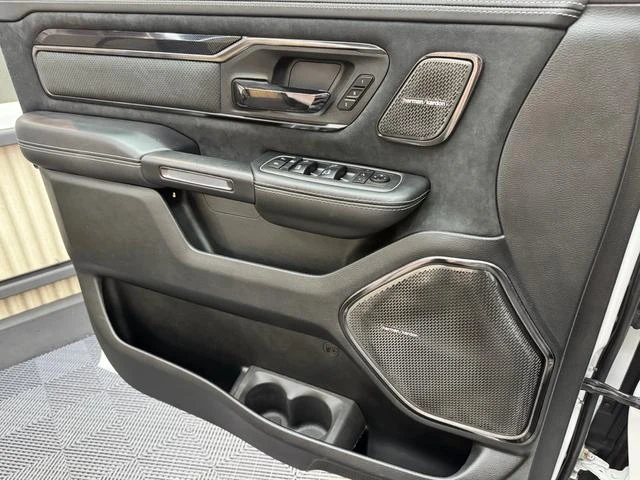 Dodge RAM 40