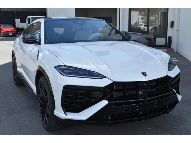 LAMBORGHINI URUS BASE GRADE фото 1