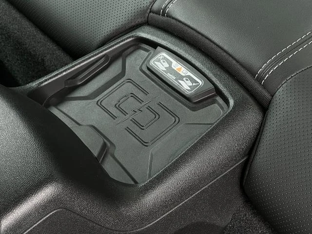 Chevrolet CAMARO 30