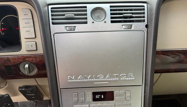 Lincoln NAVIGATOR 21