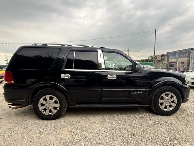 Lincoln NAVIGATOR 8