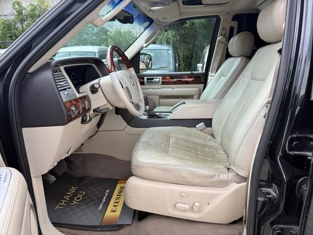 Lincoln NAVIGATOR 9