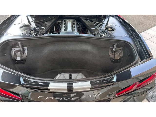 Chevrolet CORVETTE 28