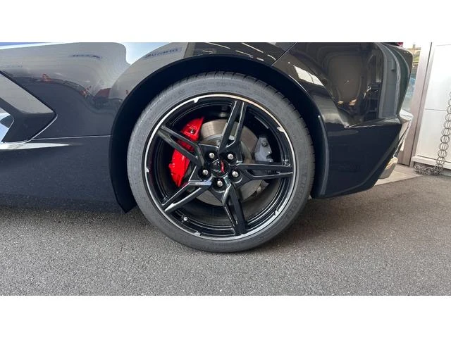 Chevrolet CORVETTE 32