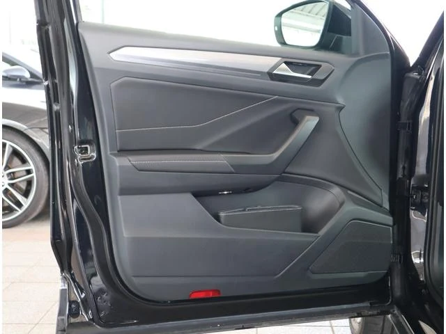Volkswagen T-ROC 29