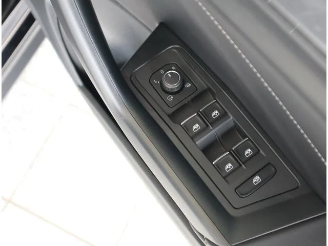 Volkswagen T-ROC 52