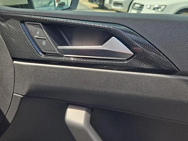 Volkswagen POLO 10