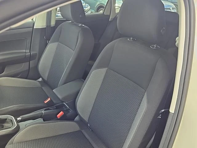 Volkswagen POLO 38