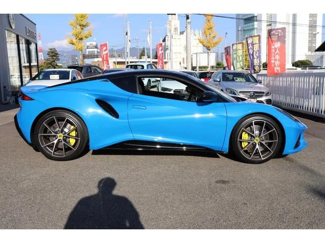 Lotus EMIRA 6