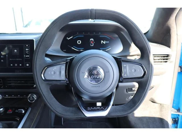 Lotus EMIRA 9