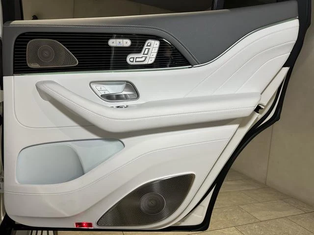 MERCEDES MAYBACH GLS 27