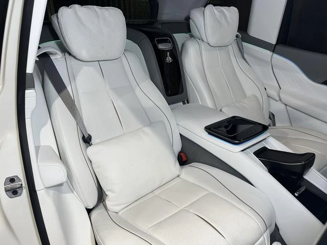 MERCEDES MAYBACH GLS 7
