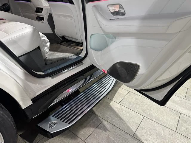 MERCEDES MAYBACH GLS 26