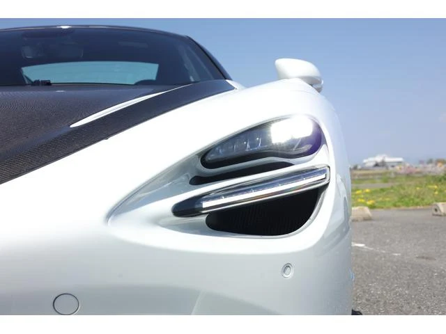 McLaren 750S 8
