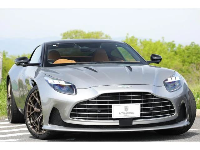 Aston Martin DB12
