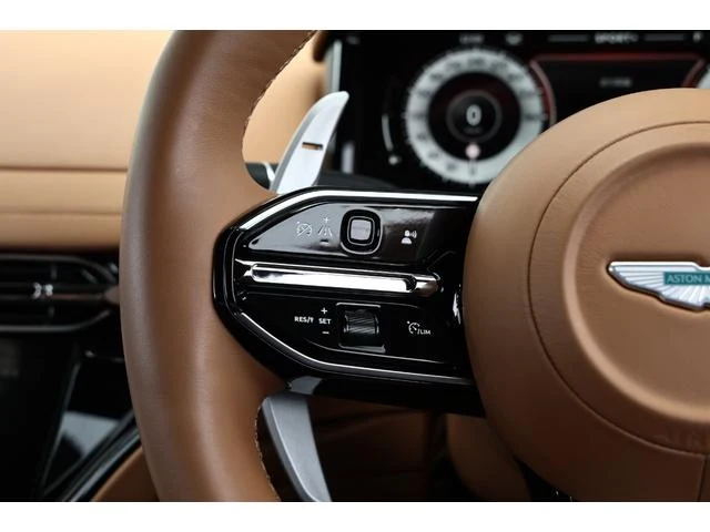 Aston Martin DB12 62