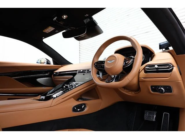 Aston Martin DB12 60