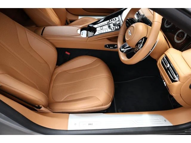 Aston Martin DB12 49