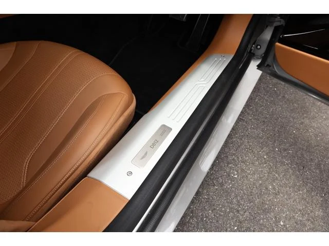 Aston Martin DB12 50