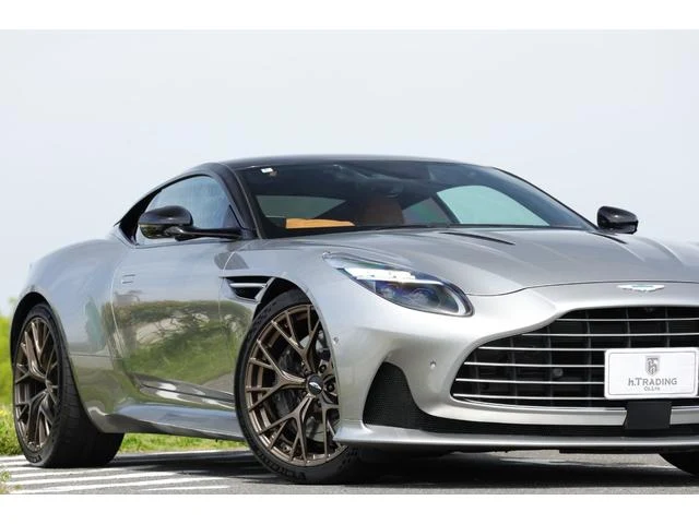 Aston Martin DB12 20