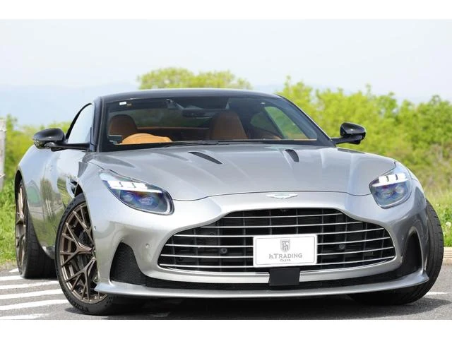 Aston Martin DB12 18