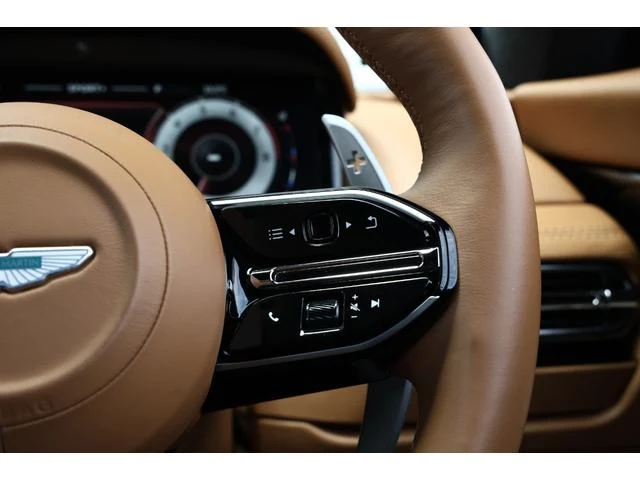 Aston Martin DB12 63