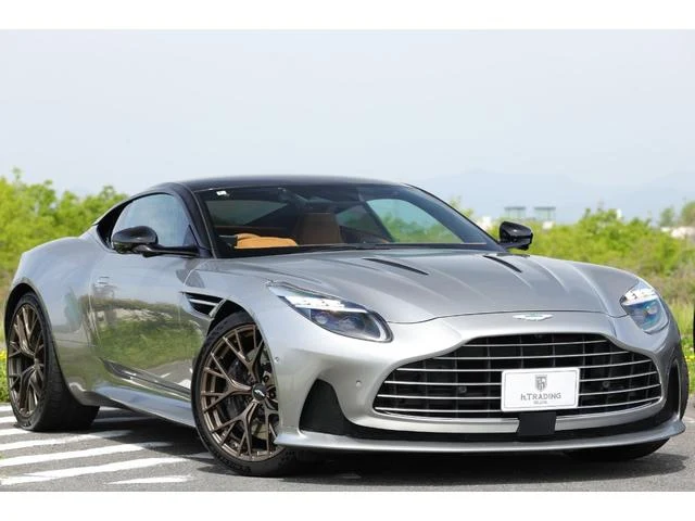 Aston Martin DB12 19