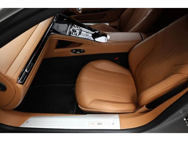Aston Martin DB12 53