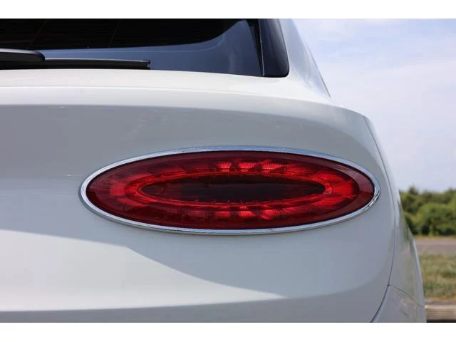Bentley BENTAYGA 8