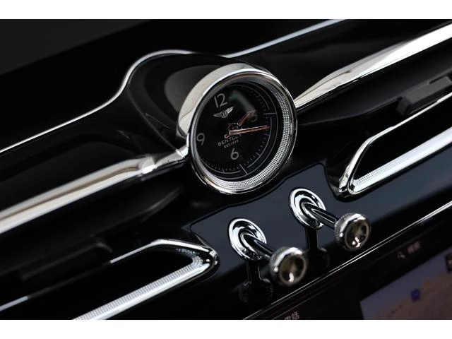 Bentley BENTAYGA 73
