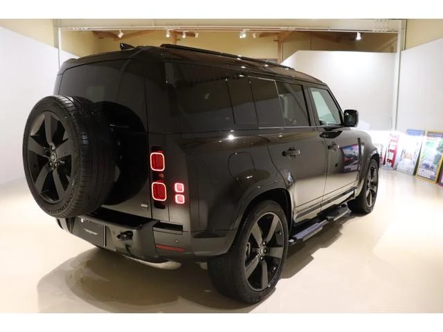 Land Rover DEFENDER 12