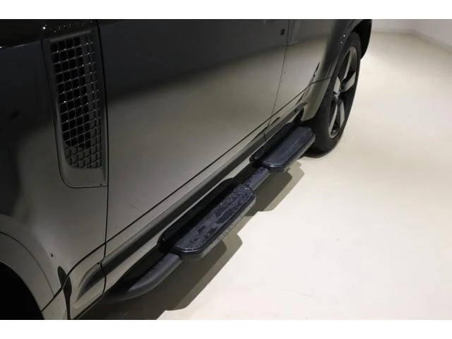 Land Rover DEFENDER 22
