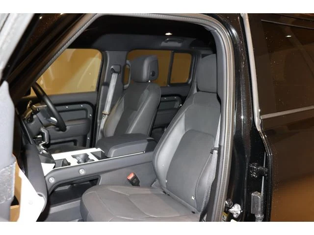 Land Rover DEFENDER 39