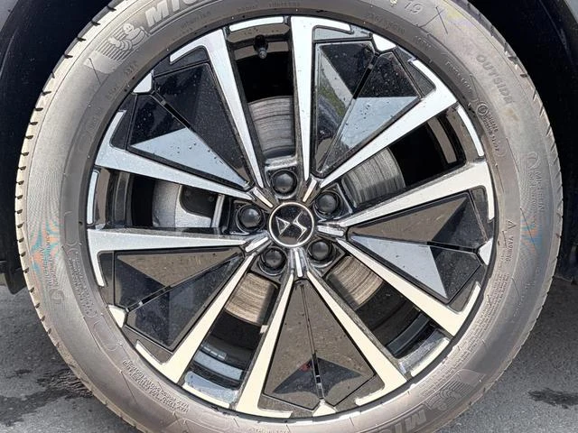 DS Automobiles DS7 13