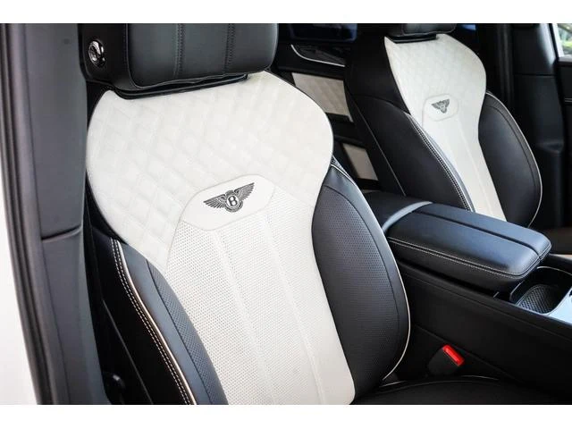 Bentley BENTAYGA 16