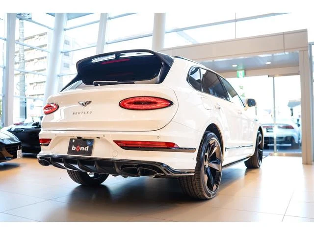Bentley BENTAYGA 2